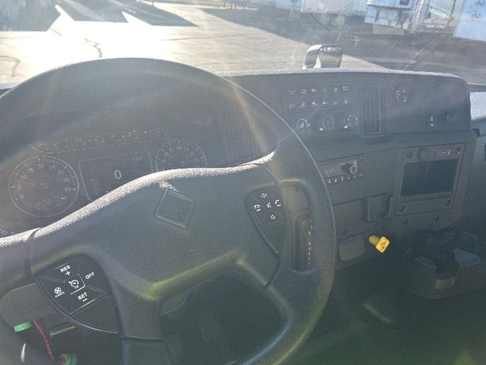 Medium Duty Box Truck-Light and Medium Duty Trucks-International-2023-MV607N-Greeley-CO-214,824\n\t\tmiles-$ 57,250 - Image 17