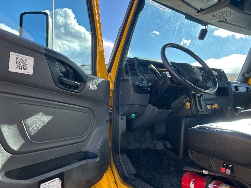 Medium Duty Box Truck-Light and Medium Duty Trucks-International-2023-MV607N-Greeley-CO-264,025\n\t\tmiles-$ 41,250 - Image 14