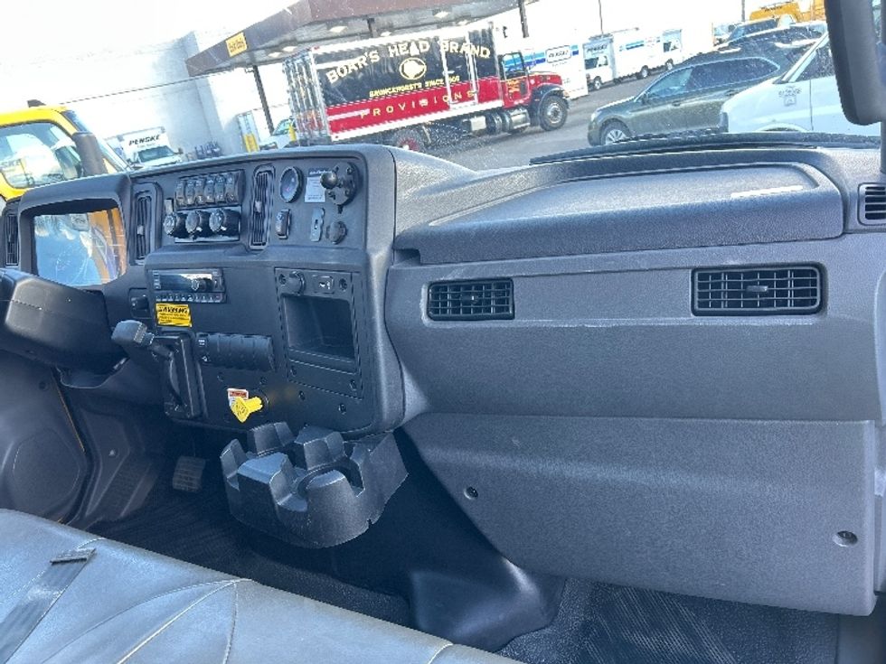 Medium Duty Box Truck-Light and Medium Duty Trucks-International-2023-MV607N-Greeley-CO-264,025\n\t\tmiles-$ 41,250 - Image 19