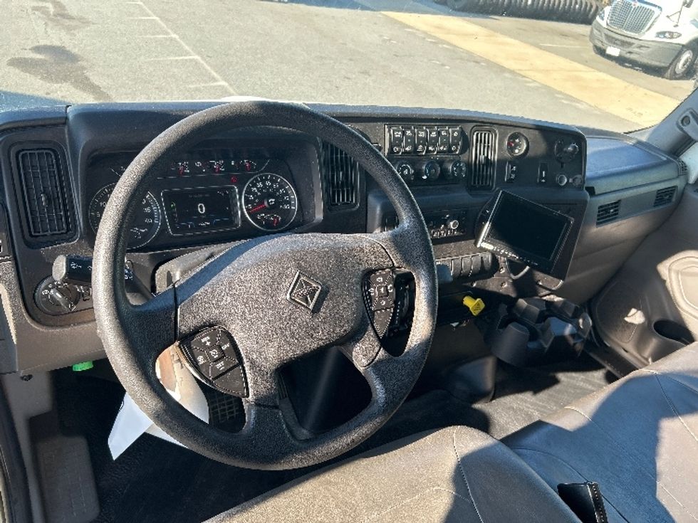 Medium Duty Box Truck-Light and Medium Duty Trucks-International-2023-MV607N-Greensboro-NC-212,978\n\t\tmiles-$ 61,000 - Image 17