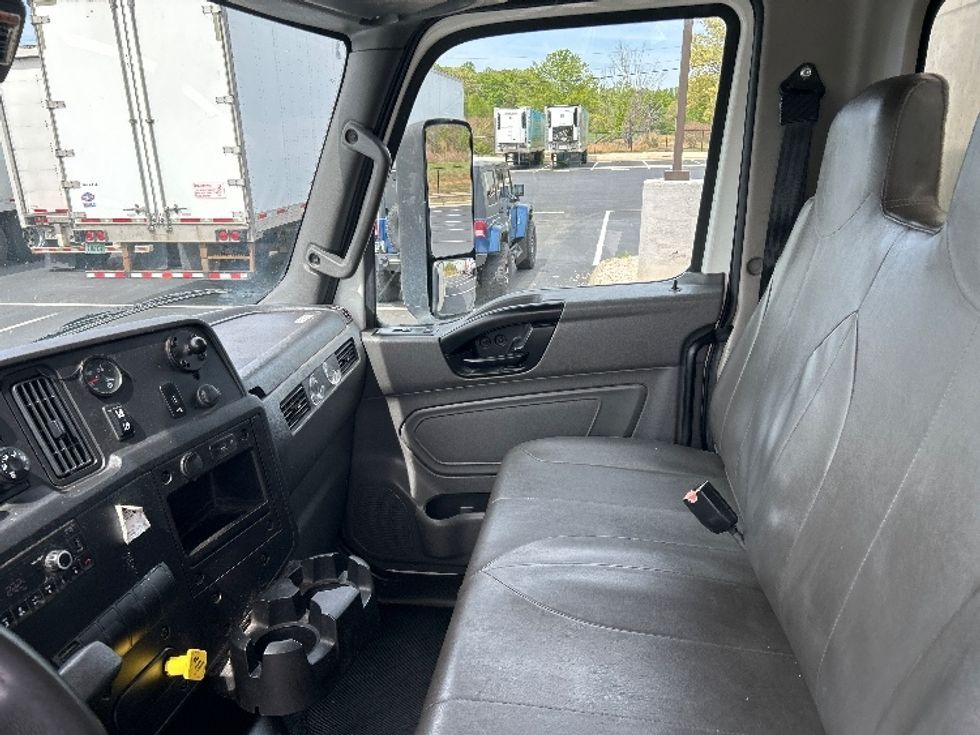 Medium Duty Box Truck-Light and Medium Duty Trucks-International-2023-MV607N-Greensboro-NC-222,165\n\t\tmiles-$ 56,750 - Image 20
