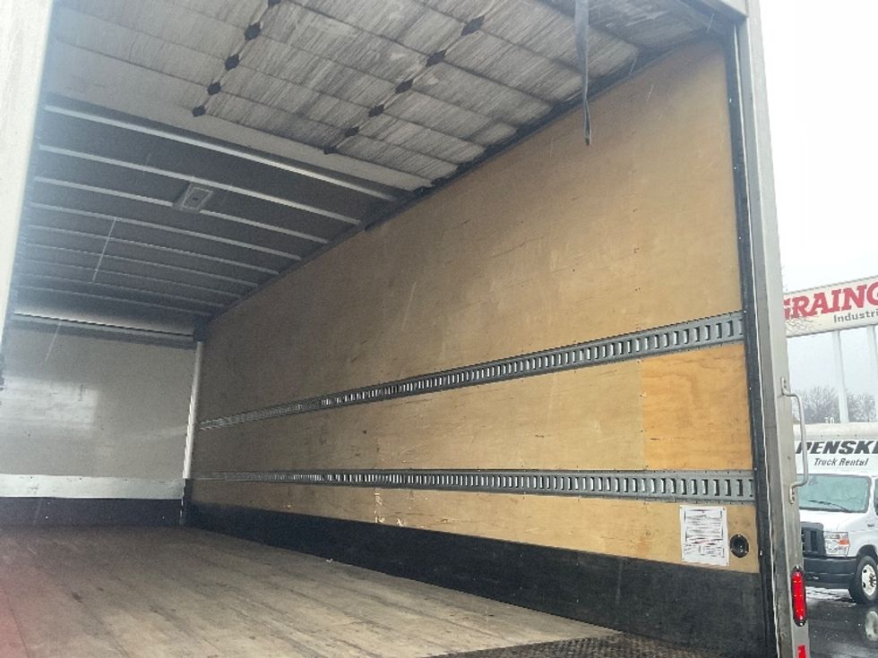 Medium Duty Box Truck-Light and Medium Duty Trucks-International-2023-MV607N-Milwaukee-WI-103,611\n\t\tmiles-$ 70,250 - Image 11