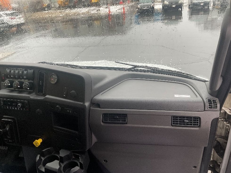 Medium Duty Box Truck-Light and Medium Duty Trucks-International-2023-MV607N-Milwaukee-WI-103,611\n\t\tmiles-$ 70,250 - Image 20