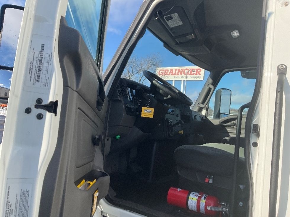 Medium Duty Box Truck-Light and Medium Duty Trucks-International-2023-MV607N-Milwaukee-WI-98,862\n\t\tmiles-$ 71,000 - Image 16