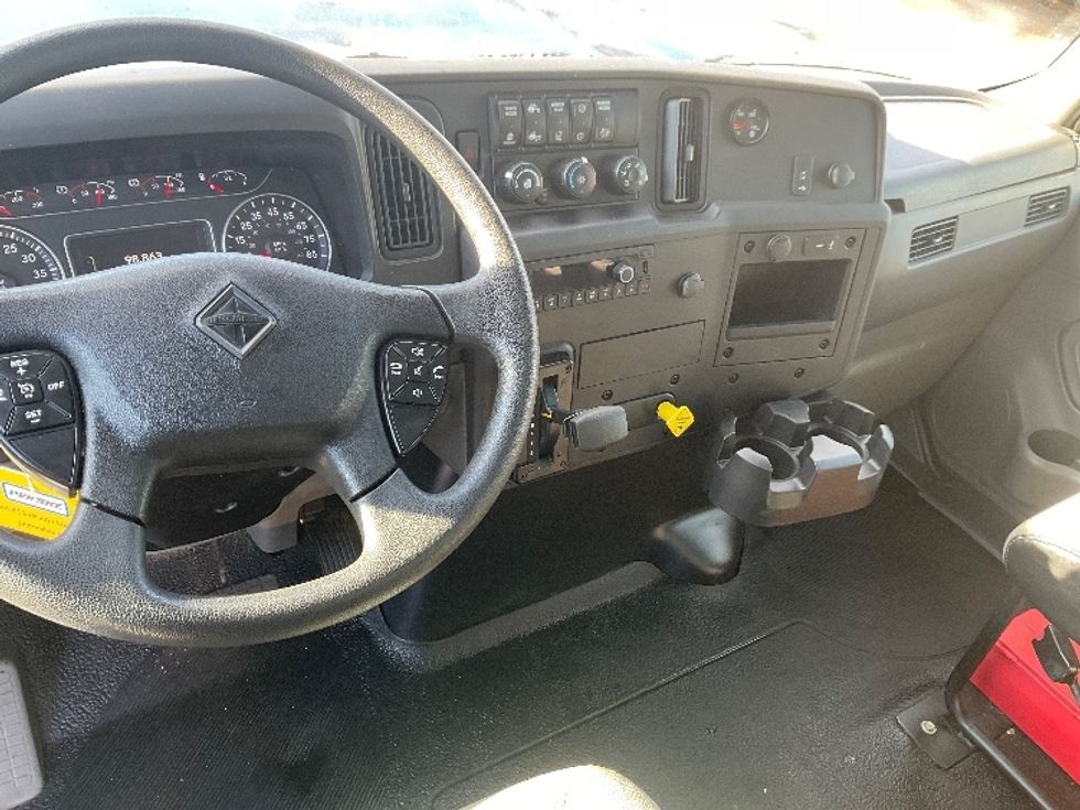 Medium Duty Box Truck-Light and Medium Duty Trucks-International-2023-MV607N-Milwaukee-WI-98,862\n\t\tmiles-$ 71,000 - Image 18