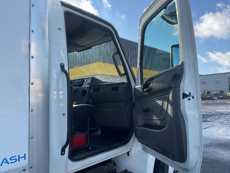 Medium Duty Box Truck-Light and Medium Duty Trucks-International-2023-MV607N-Milwaukee-WI-98,862\n\t\tmiles-$ 71,000 - Image 20