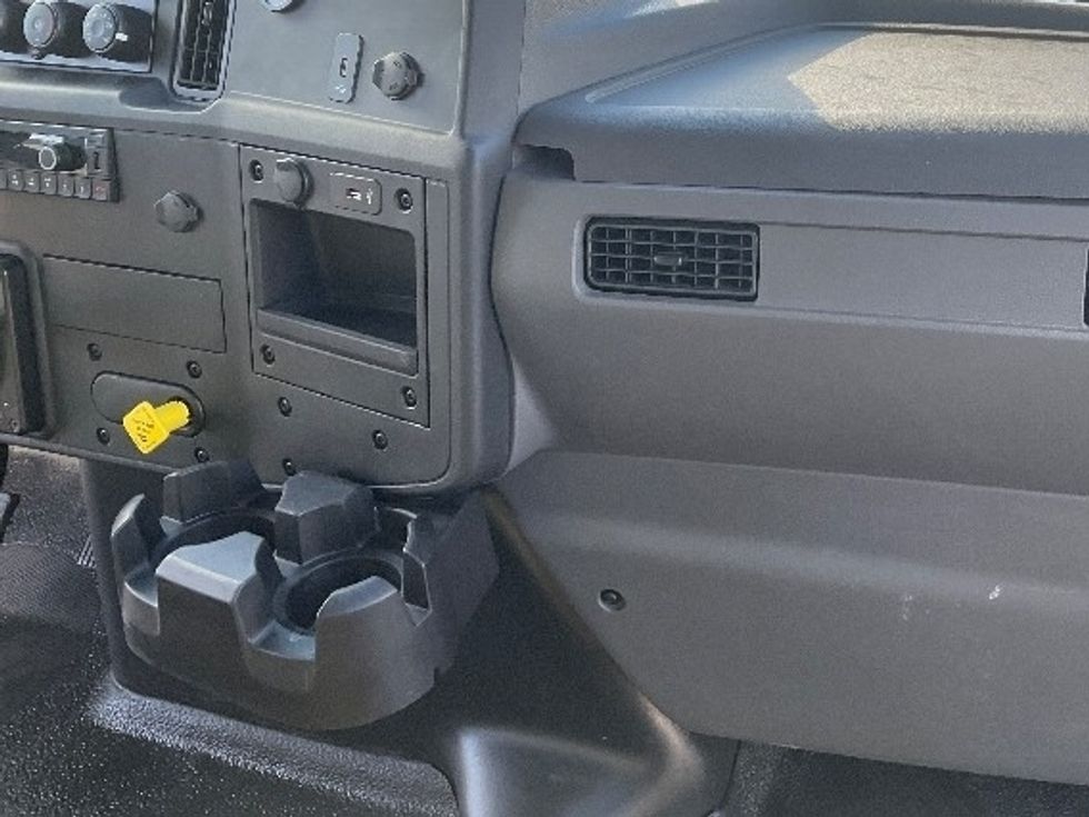 Medium Duty Box Truck-Light and Medium Duty Trucks-International-2023-MV607N-Milwaukee-WI-98,862\n\t\tmiles-$ 71,000 - Image 21