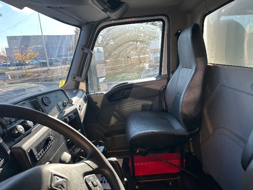Medium Duty Box Truck-Light and Medium Duty Trucks-International-2023-MV607N-Mississauga-ON-217,206\n\t\tkm-$ 91,000 - Image 20