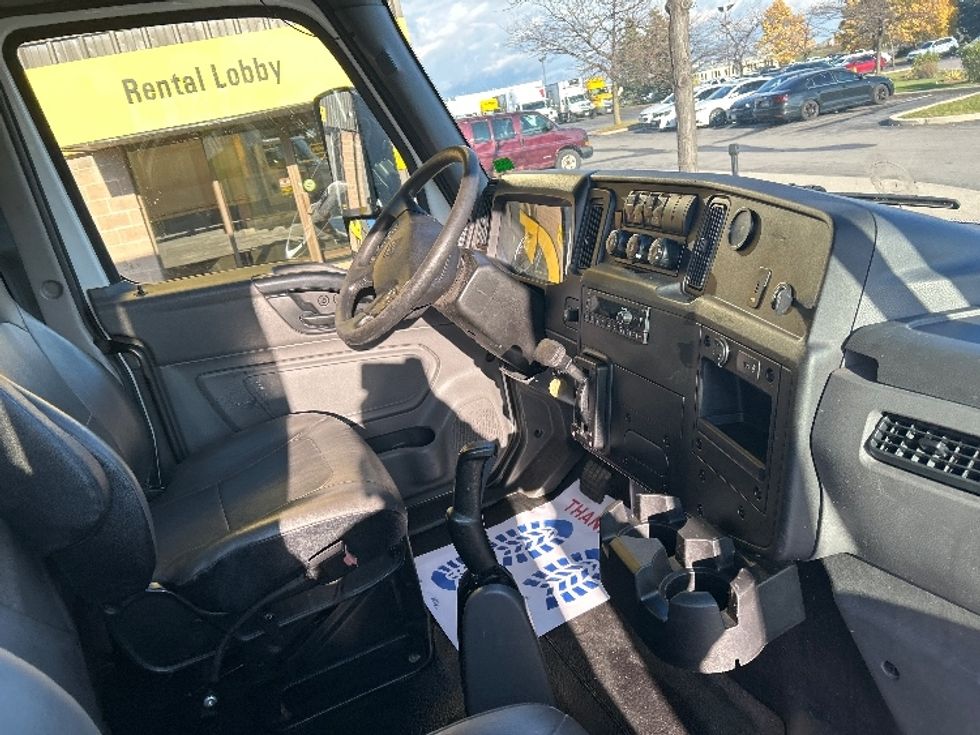 Medium Duty Box Truck-Light and Medium Duty Trucks-International-2023-MV607N-Mississauga-ON-217,206\n\t\tkm-$ 91,000 - Image 22