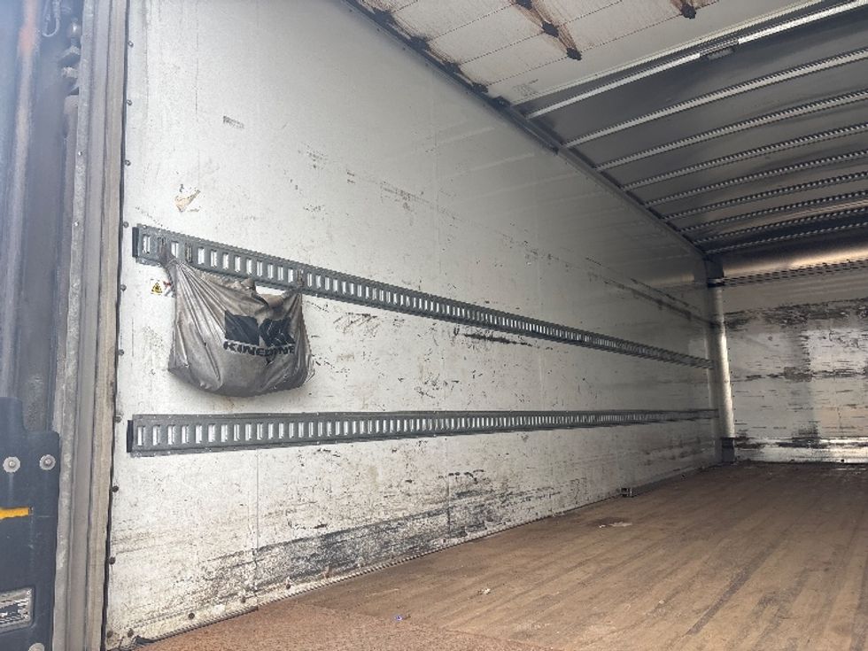 Medium Duty Box Truck-Light and Medium Duty Trucks-International-2023-MV607N-Oakwood Village-OH-196,100\n\t\tmiles-$ 58,500 - Image 11