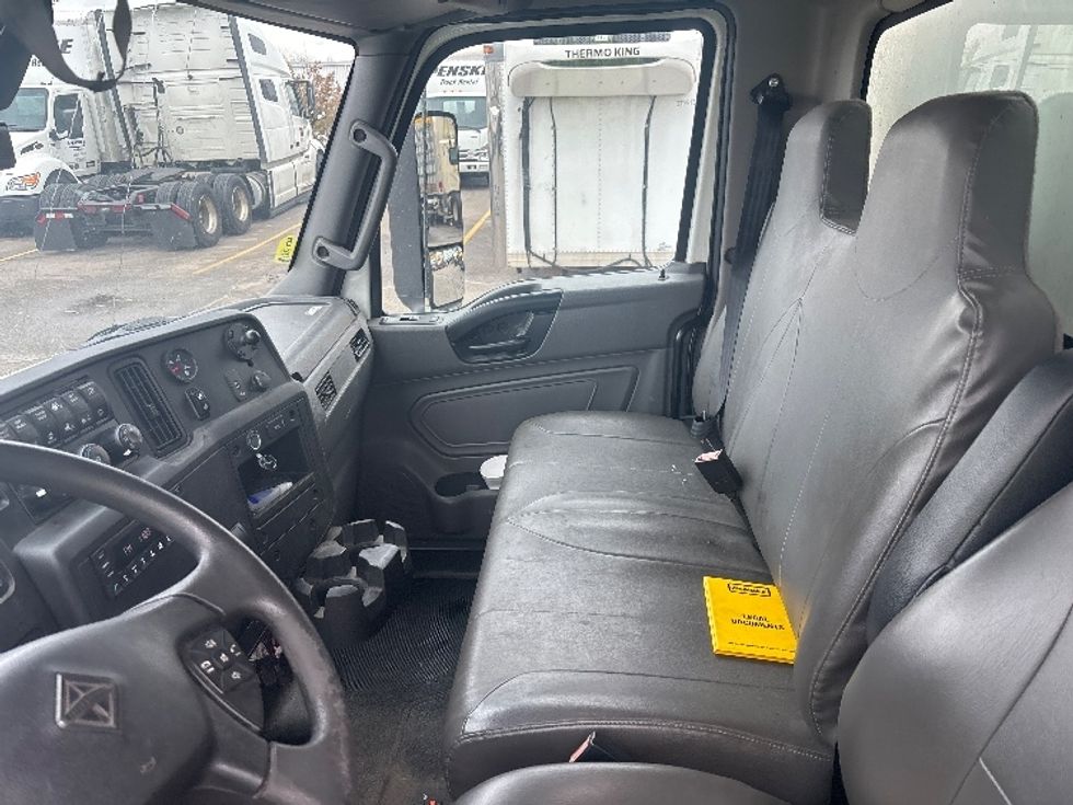 Medium Duty Box Truck-Light and Medium Duty Trucks-International-2023-MV607N-Oakwood Village-OH-196,100\n\t\tmiles-$ 58,500 - Image 19