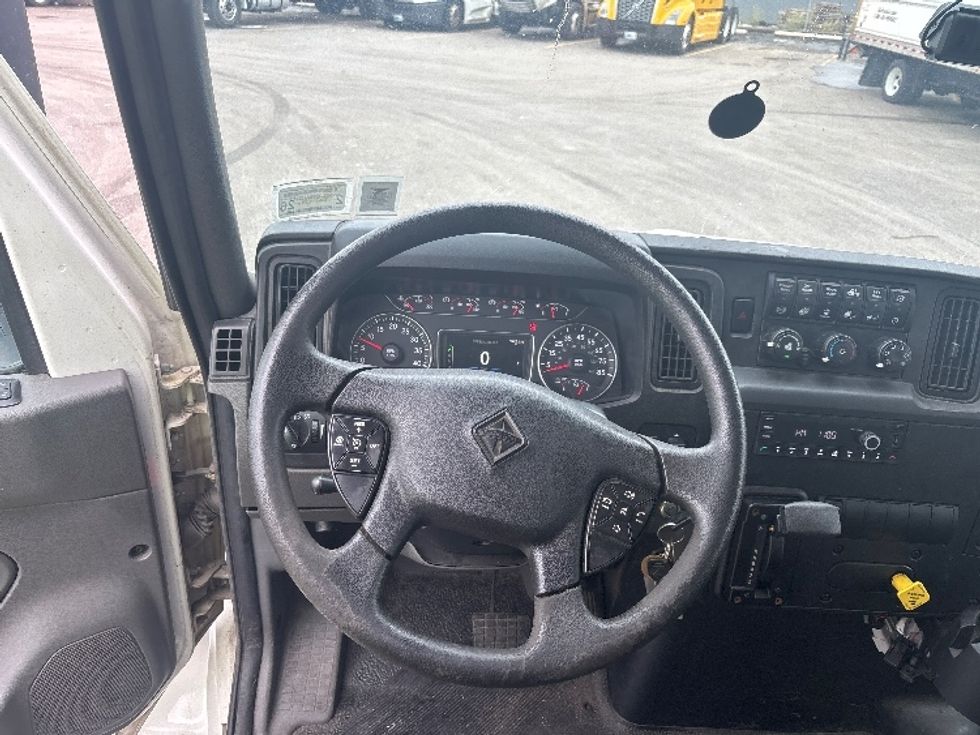 Medium Duty Box Truck-Light and Medium Duty Trucks-International-2023-MV607N-Oakwood Village-OH-196,100\n\t\tmiles-$ 58,500 - Image 18