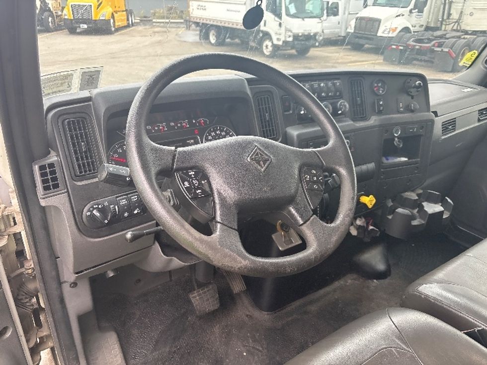 Medium Duty Box Truck-Light and Medium Duty Trucks-International-2023-MV607N-Oakwood Village-OH-196,100\n\t\tmiles-$ 58,500 - Image 17