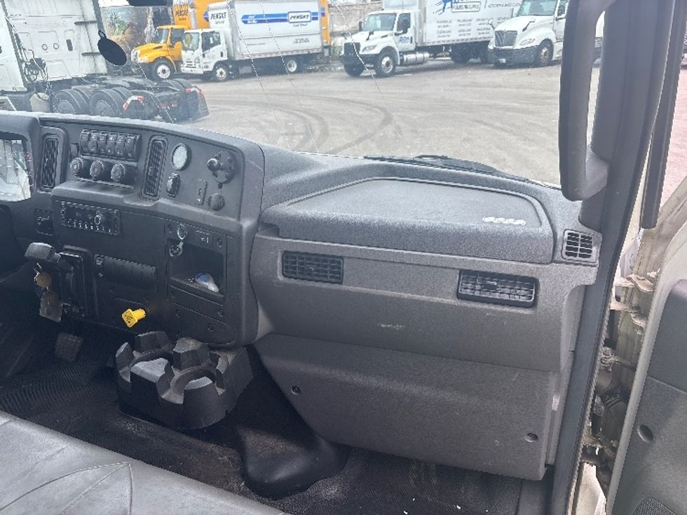 Medium Duty Box Truck-Light and Medium Duty Trucks-International-2023-MV607N-Oakwood Village-OH-196,100\n\t\tmiles-$ 58,500 - Image 21