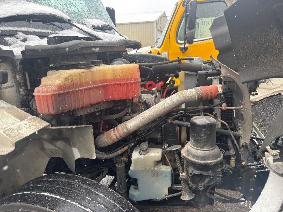 Medium Duty Box Truck-Light and Medium Duty Trucks-International-2023-MV607N-Oakwood Village-OH-196,100\n\t\tmiles-$ 58,500 - Image 23