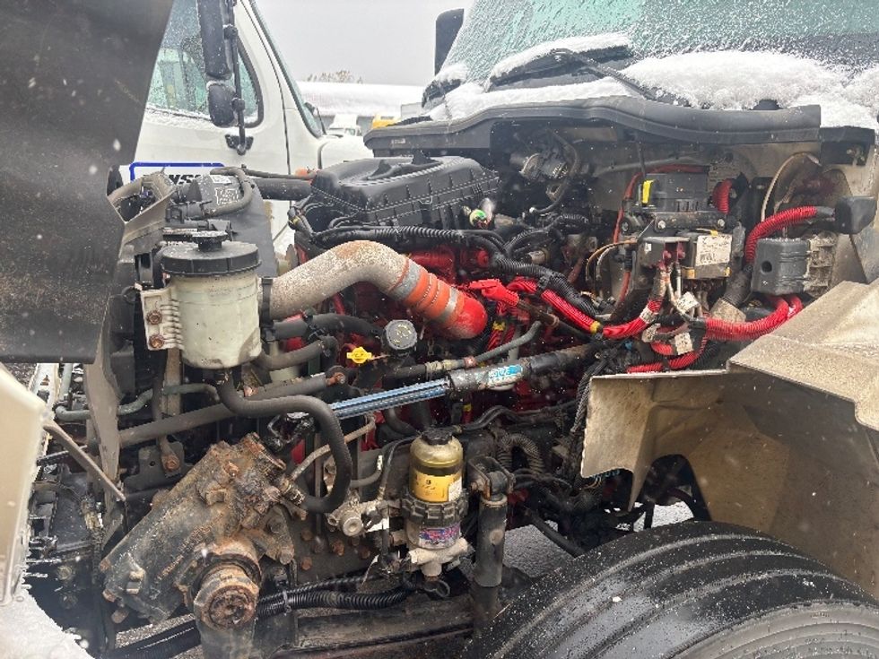 Medium Duty Box Truck-Light and Medium Duty Trucks-International-2023-MV607N-Oakwood Village-OH-196,100\n\t\tmiles-$ 58,500 - Image 24