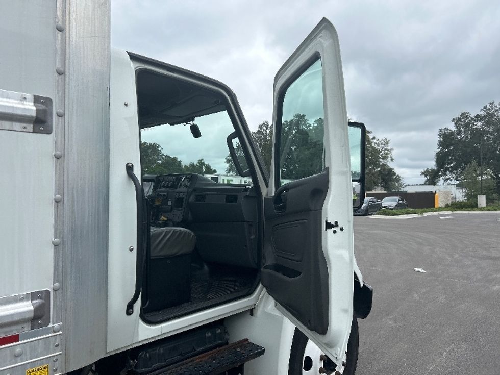 Medium Duty Box Truck-Light and Medium Duty Trucks-International-2023-MV607N-Ocala-FL-228,204\n\t\tmiles-$ 54,000 - Image 20