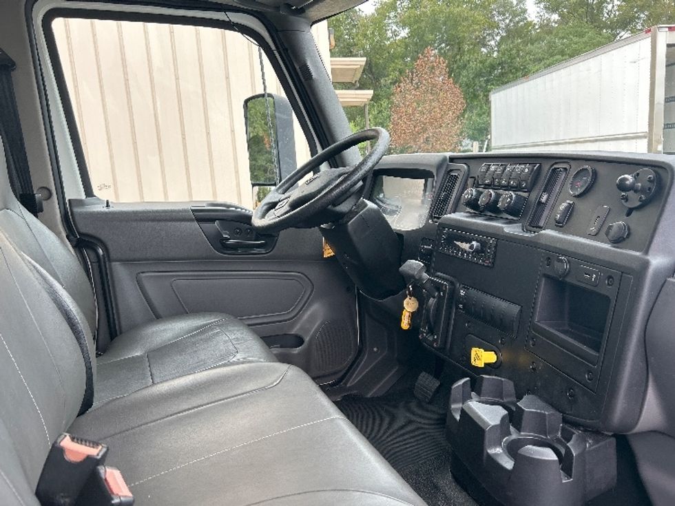 Medium Duty Box Truck-Light and Medium Duty Trucks-International-2023-MV607N-Pensacola-FL-194,470\n\t\tmiles-$ 60,500 - Image 21