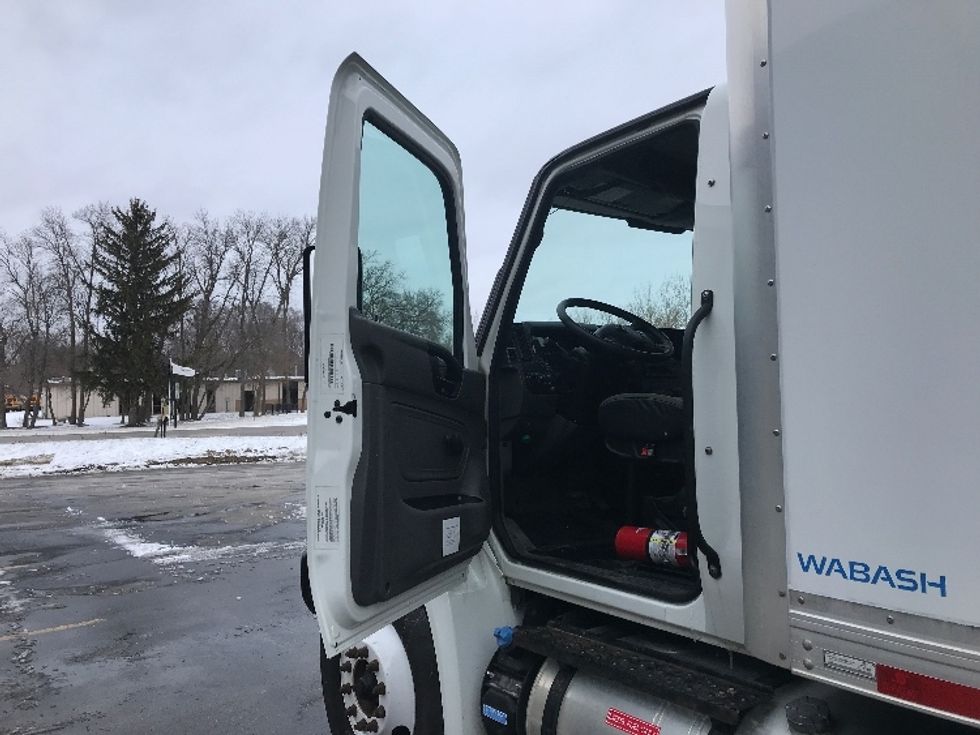 Medium Duty Box Truck-Light and Medium Duty Trucks-International-2023-MV607N-Pewaukee-WI-110,371\n\t\tmiles-$ 69,250 - Image 15