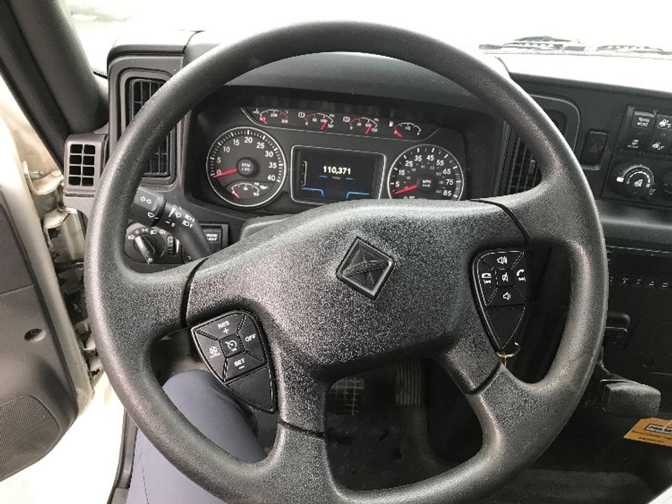 Medium Duty Box Truck-Light and Medium Duty Trucks-International-2023-MV607N-Pewaukee-WI-110,371\n\t\tmiles-$ 69,250 - Image 17