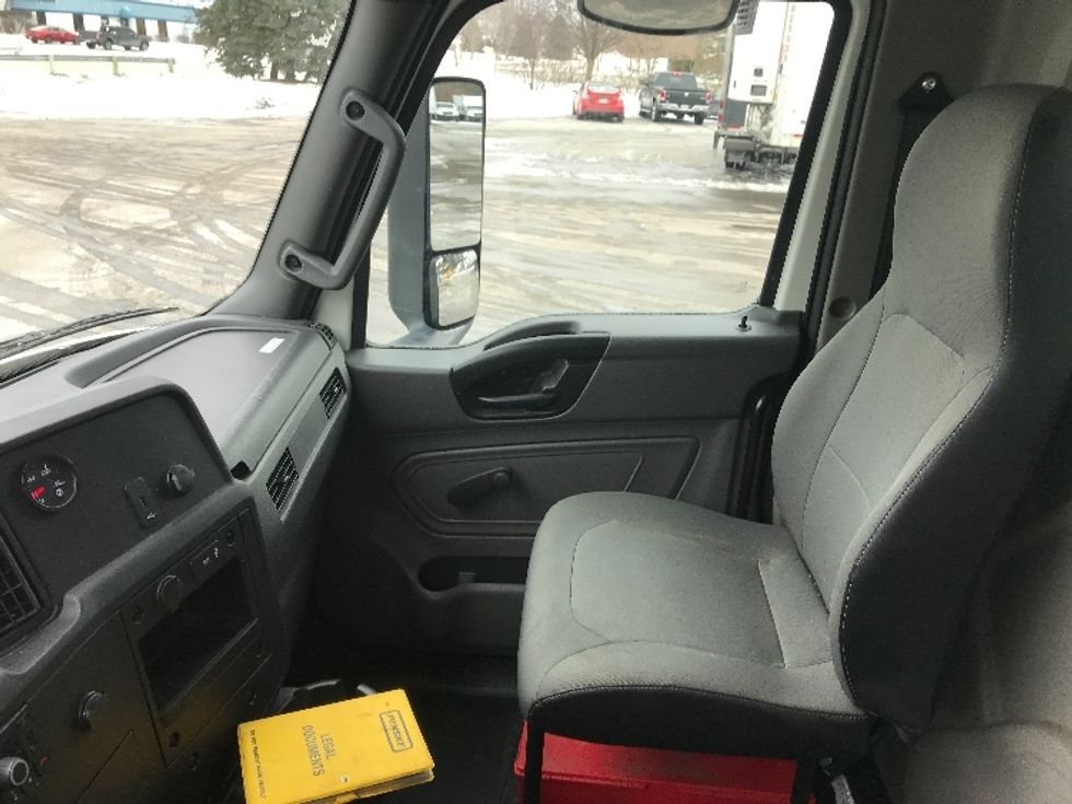 Medium Duty Box Truck-Light and Medium Duty Trucks-International-2023-MV607N-Pewaukee-WI-110,371\n\t\tmiles-$ 69,250 - Image 18