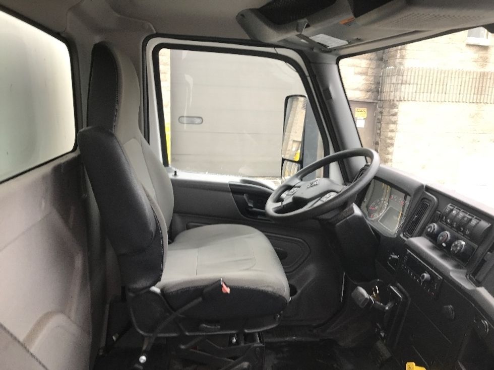 Medium Duty Box Truck-Light and Medium Duty Trucks-International-2023-MV607N-Pewaukee-WI-110,371\n\t\tmiles-$ 69,250 - Image 21
