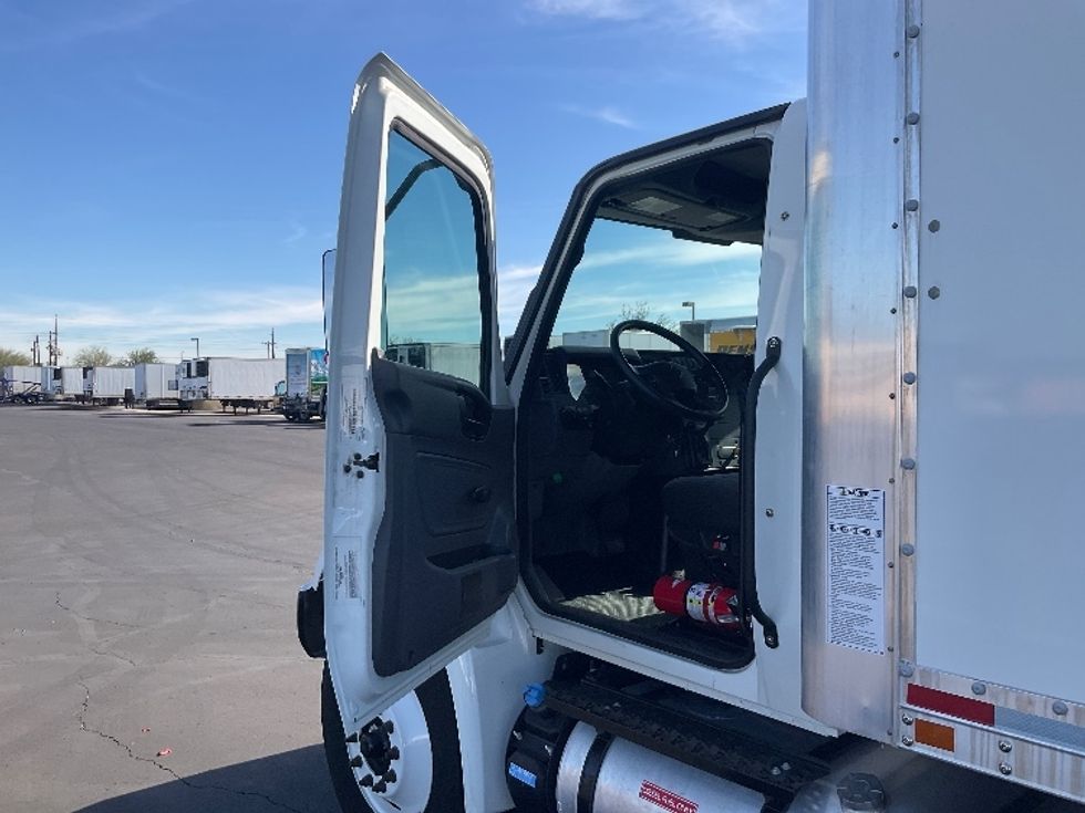 Medium Duty Box Truck-Light and Medium Duty Trucks-International-2023-MV607N-Phoenix-AZ-36,608\n\t\tmiles-$ 88,000 - Image 16