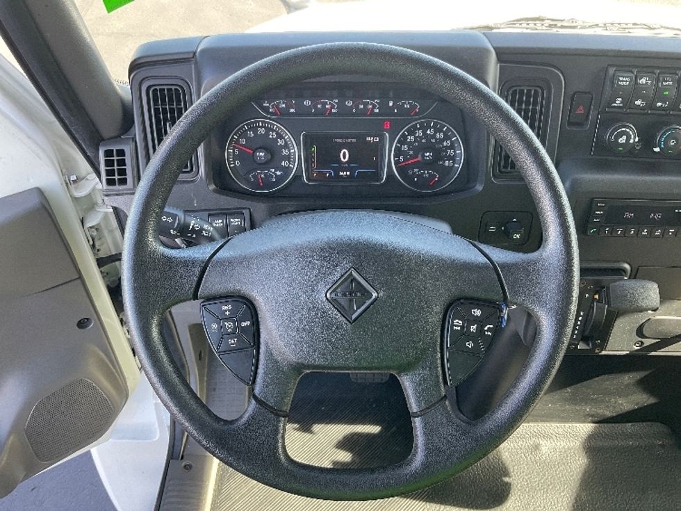 Medium Duty Box Truck-Light and Medium Duty Trucks-International-2023-MV607N-Phoenix-AZ-36,608\n\t\tmiles-$ 88,000 - Image 18