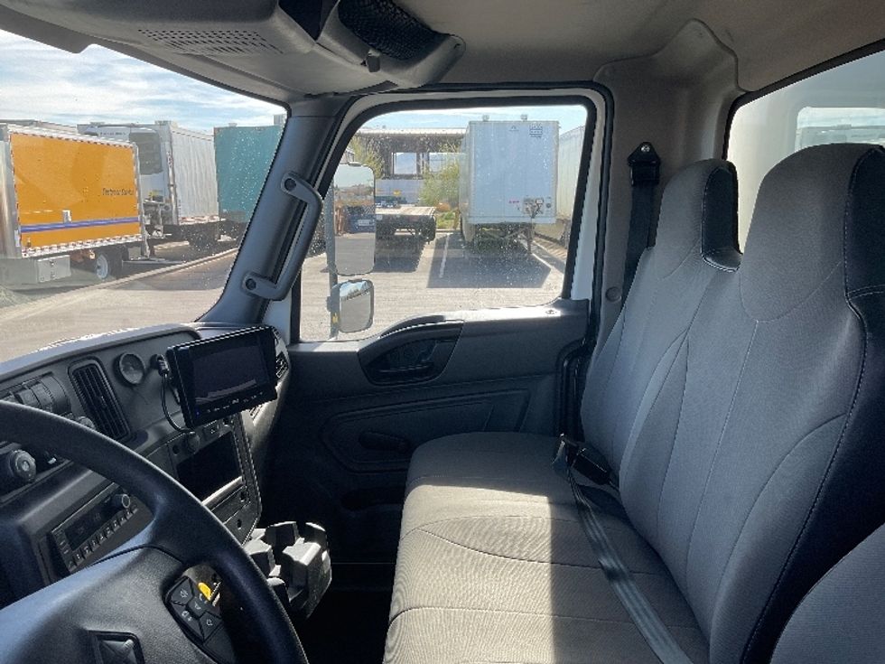 Medium Duty Box Truck-Light and Medium Duty Trucks-International-2023-MV607N-Phoenix-AZ-36,608\n\t\tmiles-$ 88,000 - Image 19