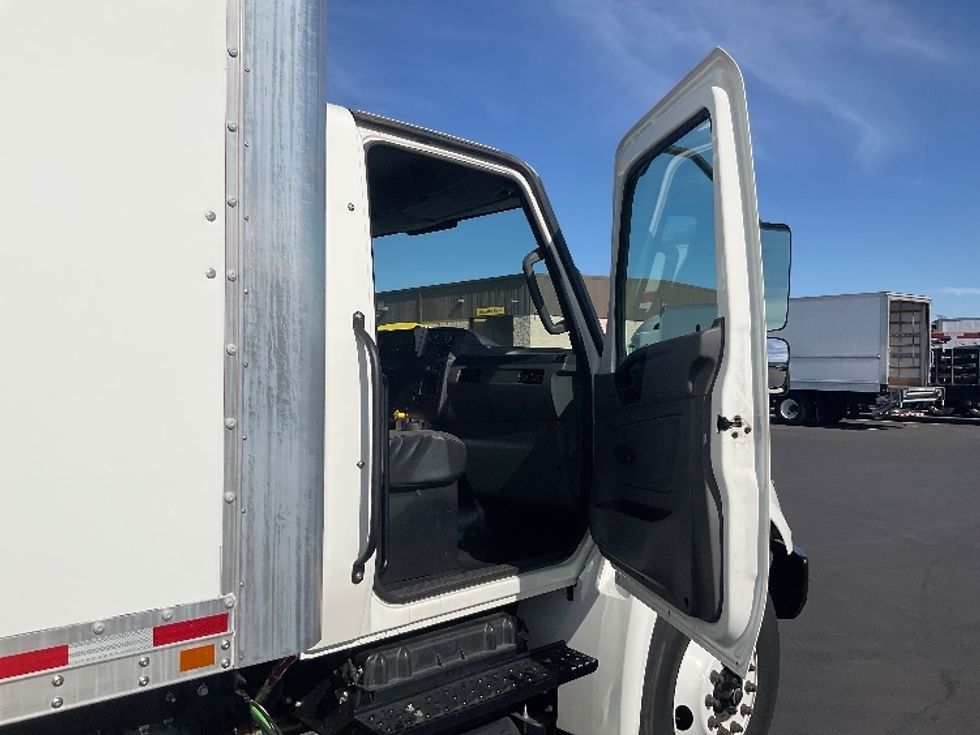 Medium Duty Box Truck-Light and Medium Duty Trucks-International-2023-MV607N-Phoenix-AZ-36,608\n\t\tmiles-$ 88,000 - Image 20