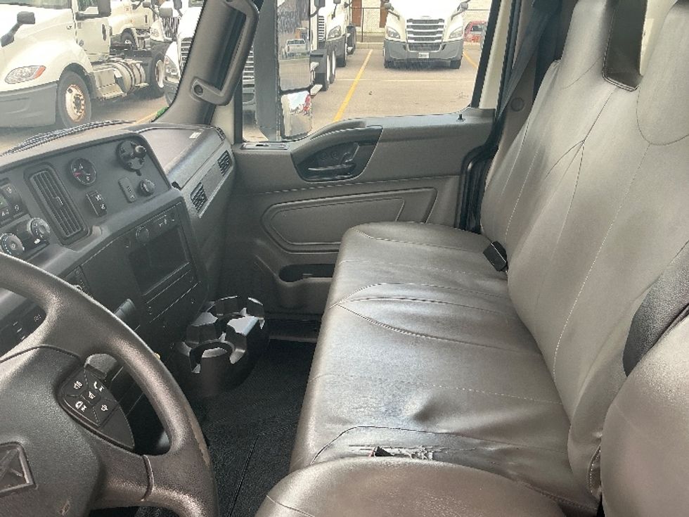 Medium Duty Box Truck-Light and Medium Duty Trucks-International-2023-MV607N-Piqua-OH-205,119\n\t\tmiles-$ 54,000 - Image 19