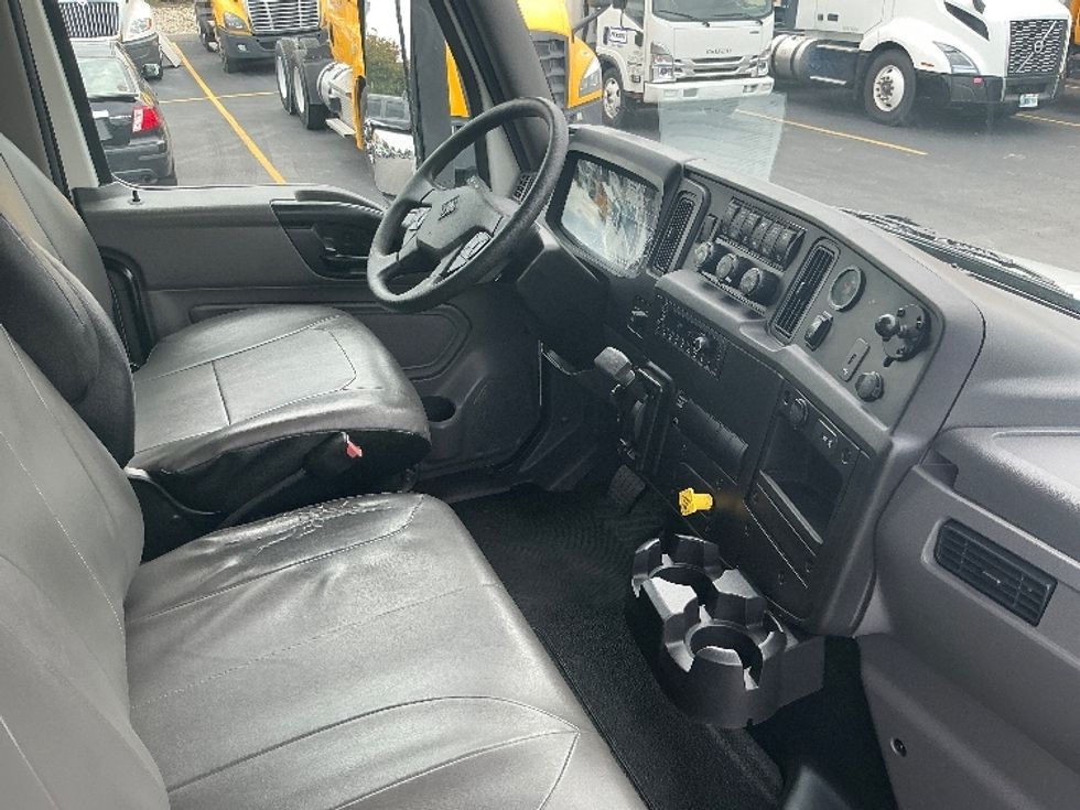 Medium Duty Box Truck-Light and Medium Duty Trucks-International-2023-MV607N-Piqua-OH-205,119\n\t\tmiles-$ 54,000 - Image 22