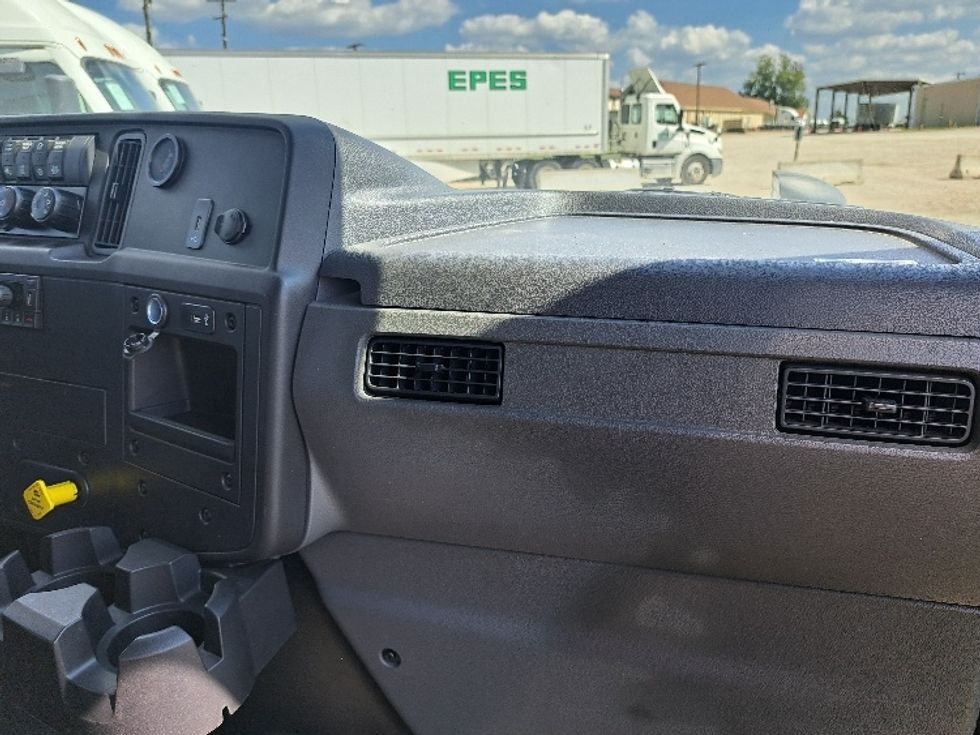 Medium Duty Box Truck-Light and Medium Duty Trucks-International-2023-MV607N-Rockwall-TX-25,522\n\t\tmiles-$ 81,750 - Image 21