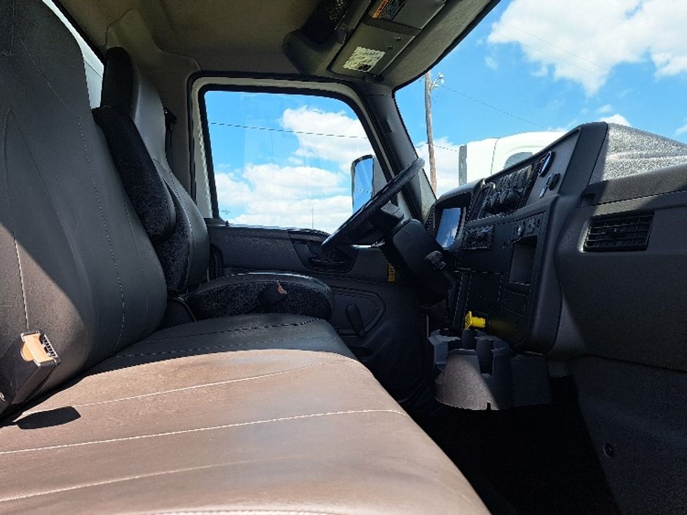 Medium Duty Box Truck-Light and Medium Duty Trucks-International-2023-MV607N-Rockwall-TX-25,522\n\t\tmiles-$ 81,750 - Image 22