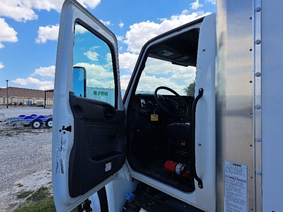 Medium Duty Box Truck-Light and Medium Duty Trucks-International-2023-MV607N-Rockwall-TX-25,938\n\t\tmiles-$ 79,000 - Image 16