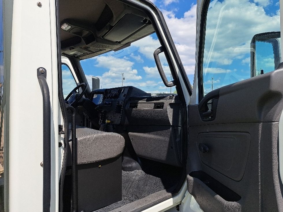 Medium Duty Box Truck-Light and Medium Duty Trucks-International-2023-MV607N-Rockwall-TX-25,938\n\t\tmiles-$ 79,000 - Image 20