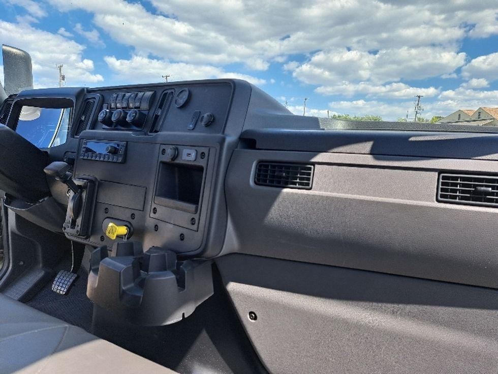 Medium Duty Box Truck-Light and Medium Duty Trucks-International-2023-MV607N-Rockwall-TX-25,938\n\t\tmiles-$ 79,000 - Image 21