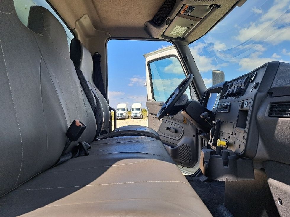 Medium Duty Box Truck-Light and Medium Duty Trucks-International-2023-MV607N-Rockwall-TX-25,938\n\t\tmiles-$ 79,000 - Image 22