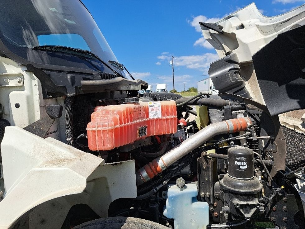 Medium Duty Box Truck-Light and Medium Duty Trucks-International-2023-MV607N-Rockwall-TX-25,938\n\t\tmiles-$ 79,000 - Image 23