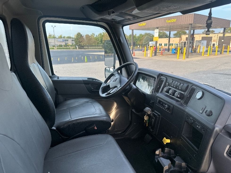 Medium Duty Box Truck-Light and Medium Duty Trucks-International-2023-MV607N-South Bend-IN-27,062\n\t\tmiles-$ 75,500 - Image 21