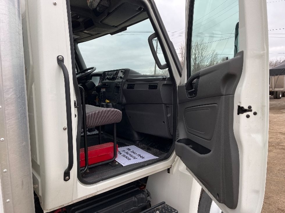 Medium Duty Box Truck-Light and Medium Duty Trucks-International-2024-MV607-Goshen-IN-36,778\n\t\tmiles-$ 94,250 - Image 20