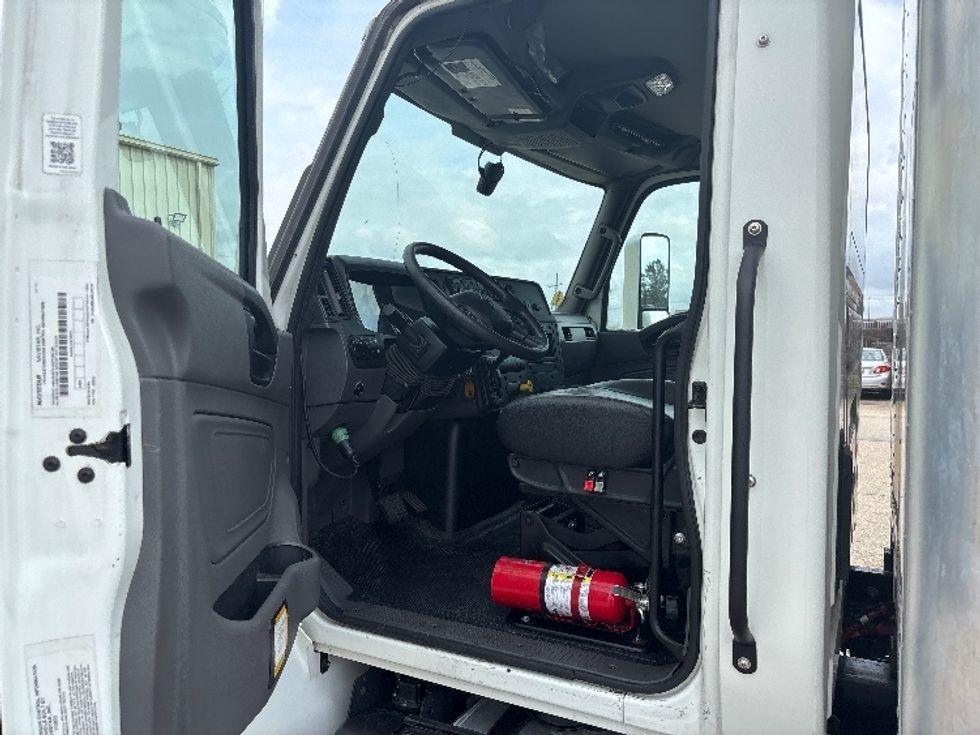 Medium Duty Box Truck-Light and Medium Duty Trucks-International-2024-MV607N-Hammond-LA-110,949\n\t\tmiles-$ 79,000 - Image 16