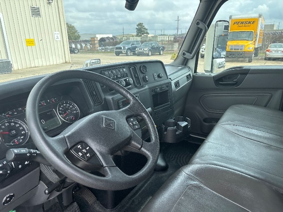 Medium Duty Box Truck-Light and Medium Duty Trucks-International-2024-MV607N-Hammond-LA-110,949\n\t\tmiles-$ 79,000 - Image 17