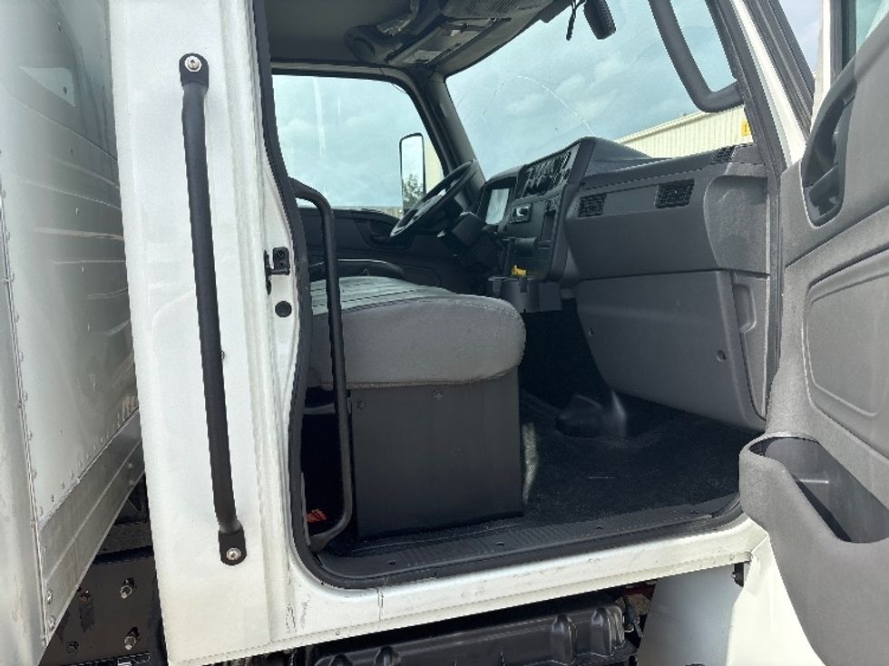 Medium Duty Box Truck-Light and Medium Duty Trucks-International-2024-MV607N-Hammond-LA-110,949\n\t\tmiles-$ 79,000 - Image 20