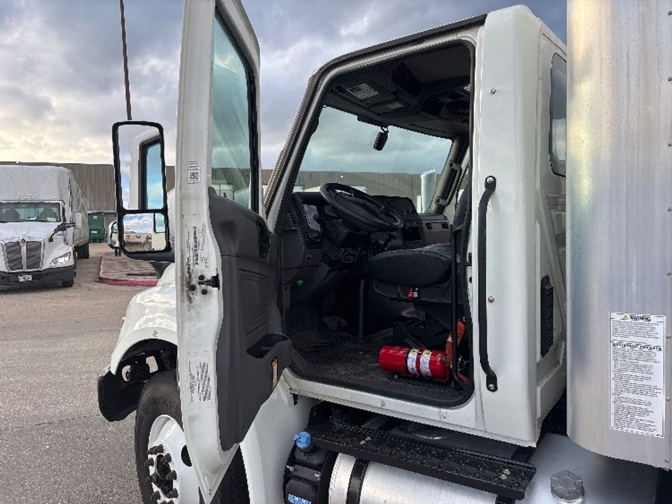 Medium Duty Box Truck-Light and Medium Duty Trucks-International-2024-MV607N-Hammond-LA-85,568\n\t\tmiles-$ 83,250 - Image 16