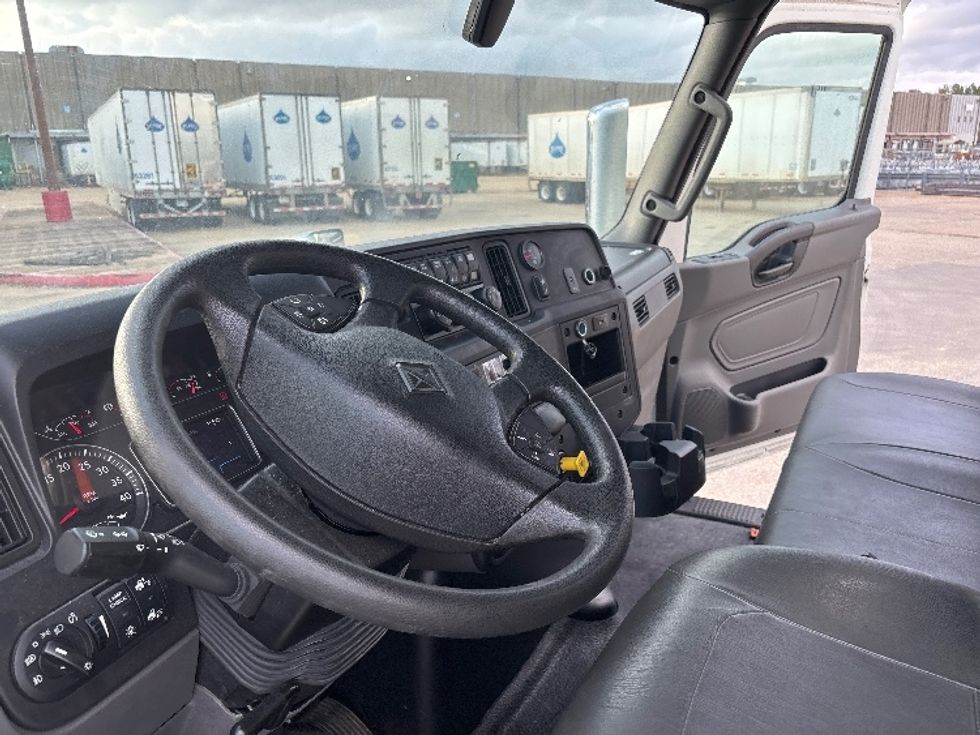Medium Duty Box Truck-Light and Medium Duty Trucks-International-2024-MV607N-Hammond-LA-85,568\n\t\tmiles-$ 83,250 - Image 17