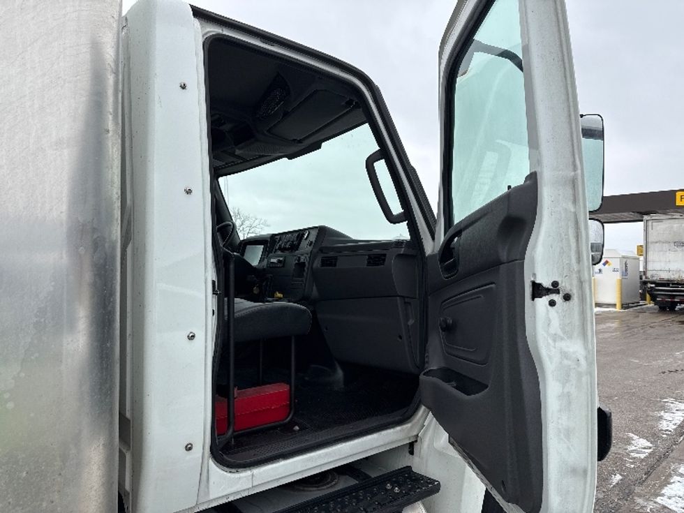 Medium Duty Box Truck-Light and Medium Duty Trucks-International-2024-MV607N-Lansing-MI-112,365\n\t\tmiles-$ 72,250 - Image 20