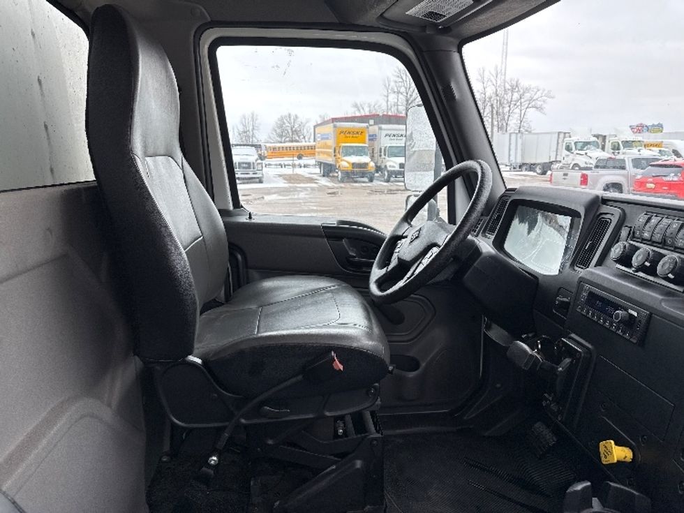 Medium Duty Box Truck-Light and Medium Duty Trucks-International-2024-MV607N-Lansing-MI-112,365\n\t\tmiles-$ 72,250 - Image 22