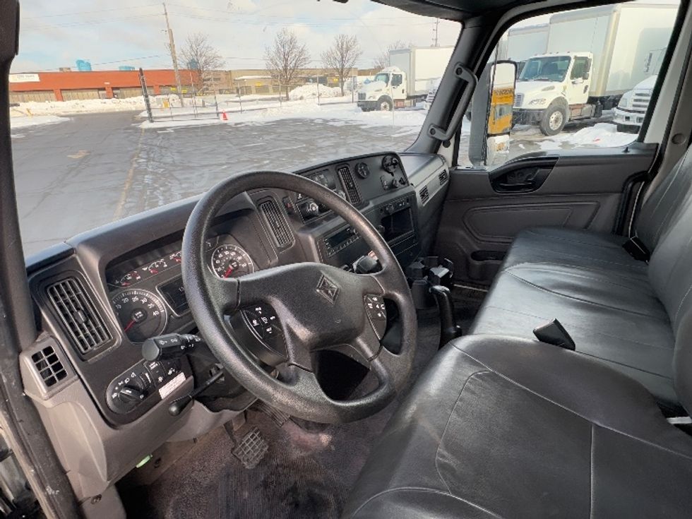 Medium Duty Box Truck-Light and Medium Duty Trucks-International-2024-MV607N-Mississauga-ON-134,055\n\t\tkm-$ 113,750 - Image 17