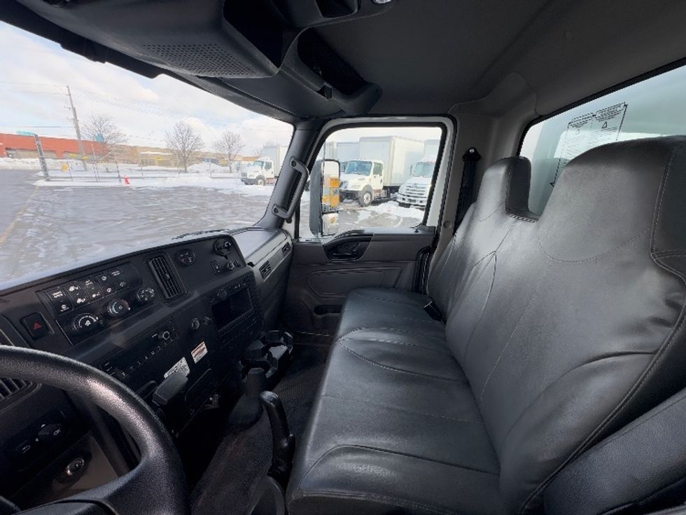 Medium Duty Box Truck-Light and Medium Duty Trucks-International-2024-MV607N-Mississauga-ON-134,055\n\t\tkm-$ 113,750 - Image 19